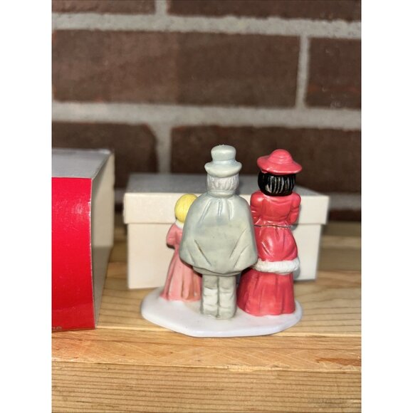 Vintage Christmas Village 3 Carollers Figurine 1990 EPI International Porcelain - Picture 6 of 8